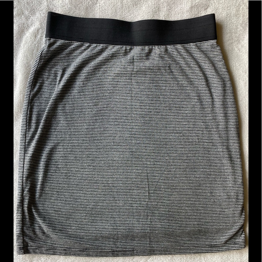 🐈3 for$19🐈 AEO fitted stretch striped skirt